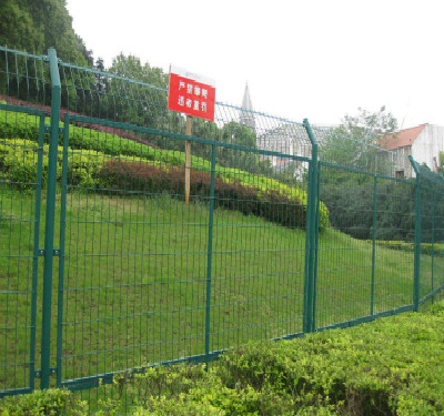 公路護(hù)欄網(wǎng)